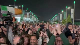 Celtic fans welcome team back to parkhead as champions #celtic #celticpark #football