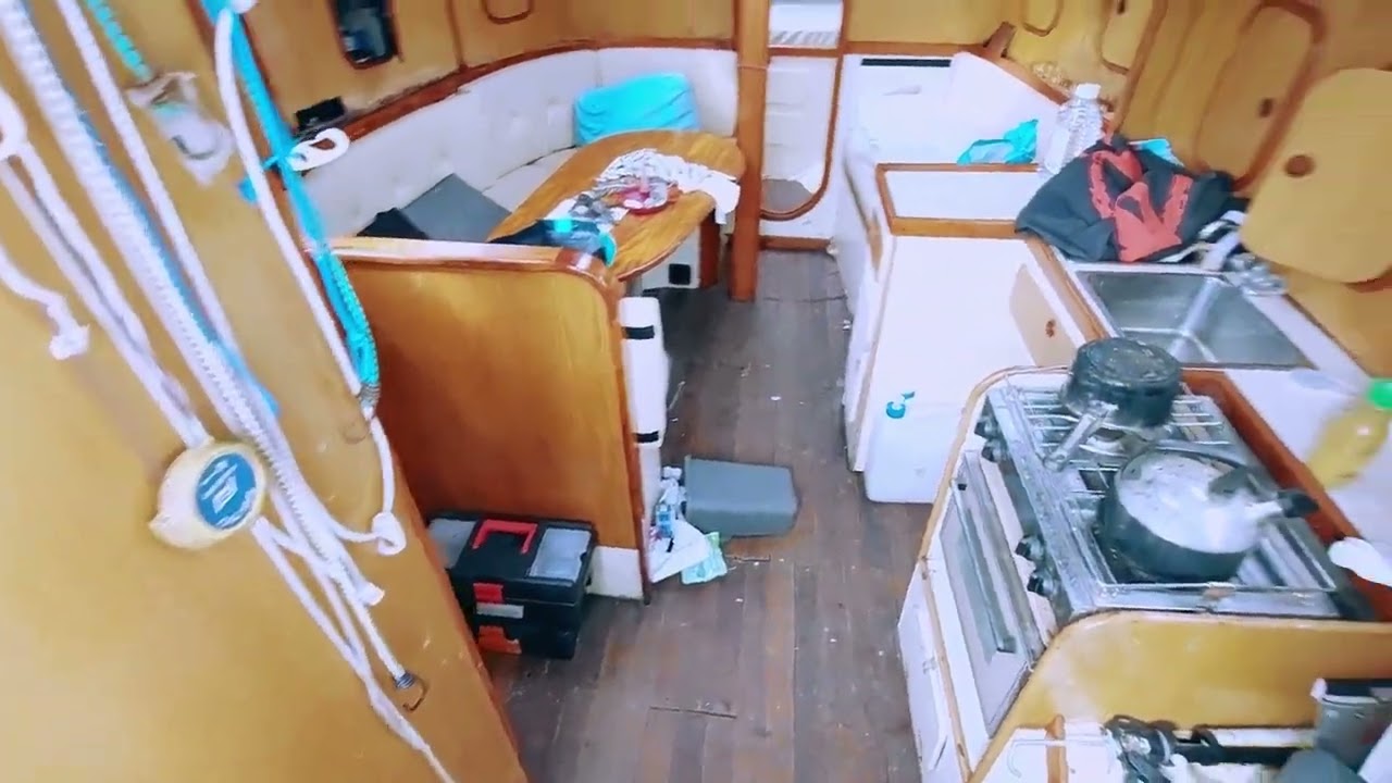 Bruce Roberts 34  - Boatshed - Boat Ref