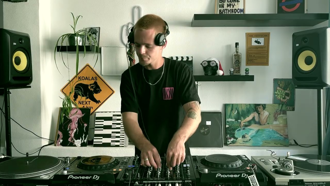 TYLER LEWIS - TECHNO PODCAST AT TECHNO LAB