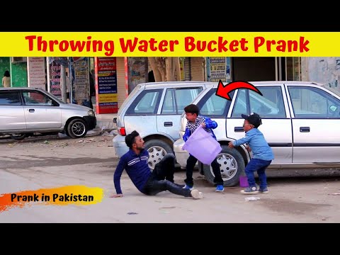throwing-water-bucket-prank-|-prank-in-pakistan-|-new-talent-2020-|
