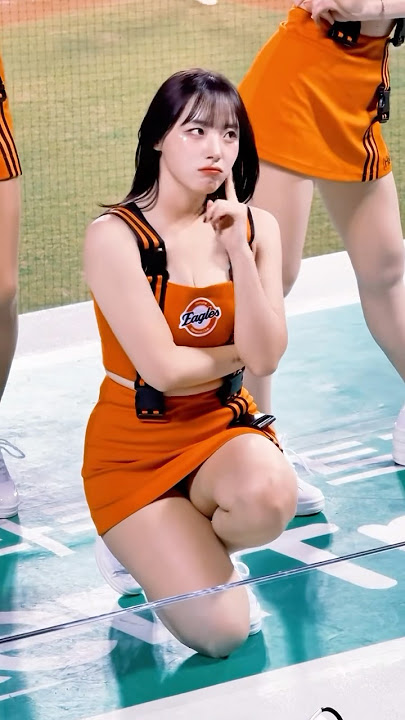 Korean Ha Ji-won Cheerleader Performance