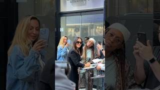 Salma Hayek delights the fans in NYC! #salmahayek #fashion #gma #latina #trending