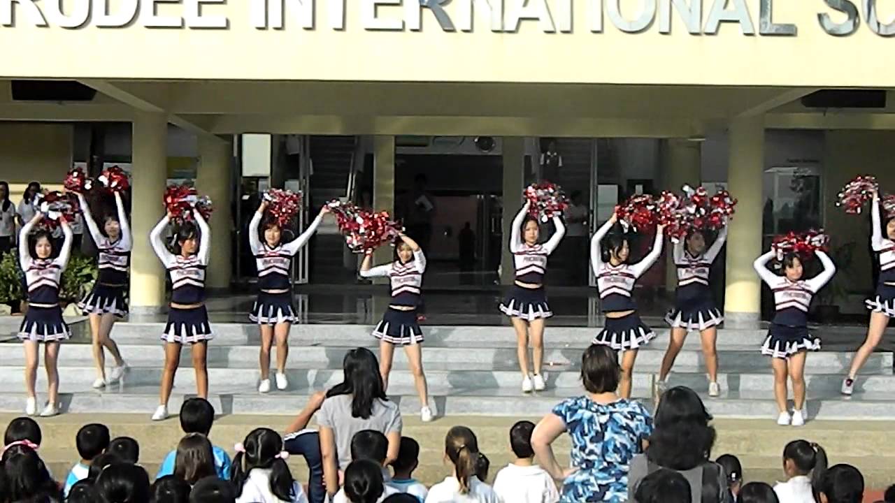 RIS Phoenix Cheerleaders 2012 Season 3! Ruamrudee International School