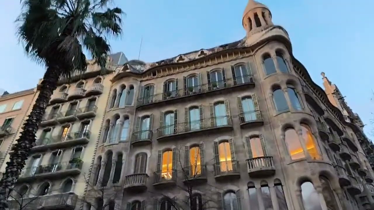 HERMOSA MAÑANA EN LA CALLE DIAGONAL BARCELÓ ESPAÑA 🇪🇦