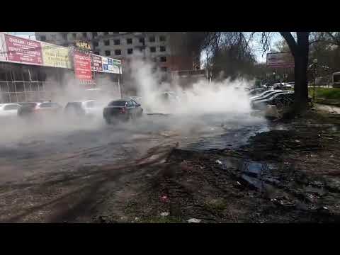 На пр. Кирова в Самаре по улице разлилась горячая вода