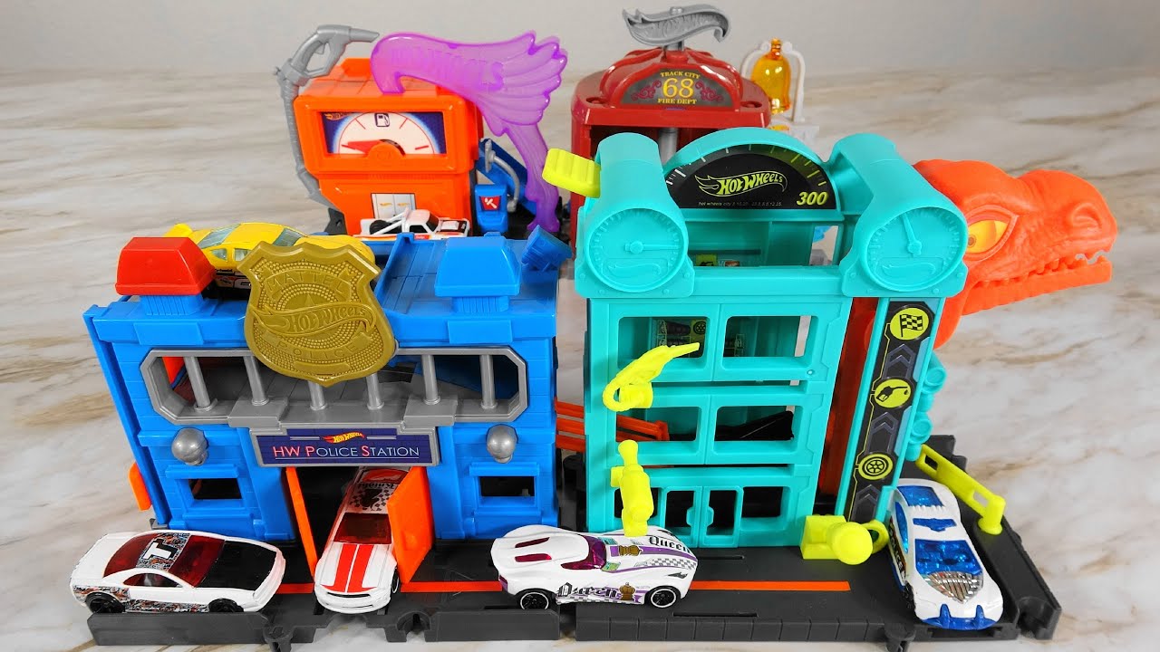 Hot Wheels City Downtown Fire Station Spinout Play Set 