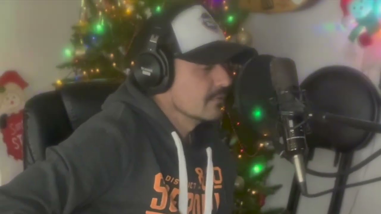 Mark Hills - o You Dont have T Love me Anymore - Alan Jackson - Cover