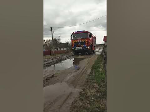 Як буде їхати пожежна машина для гасіння пожежі в будинках по вулицях с ...