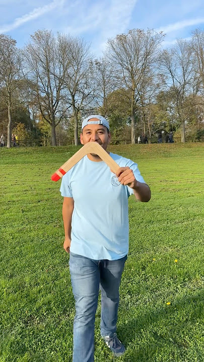 How to throw a returning boomerang!