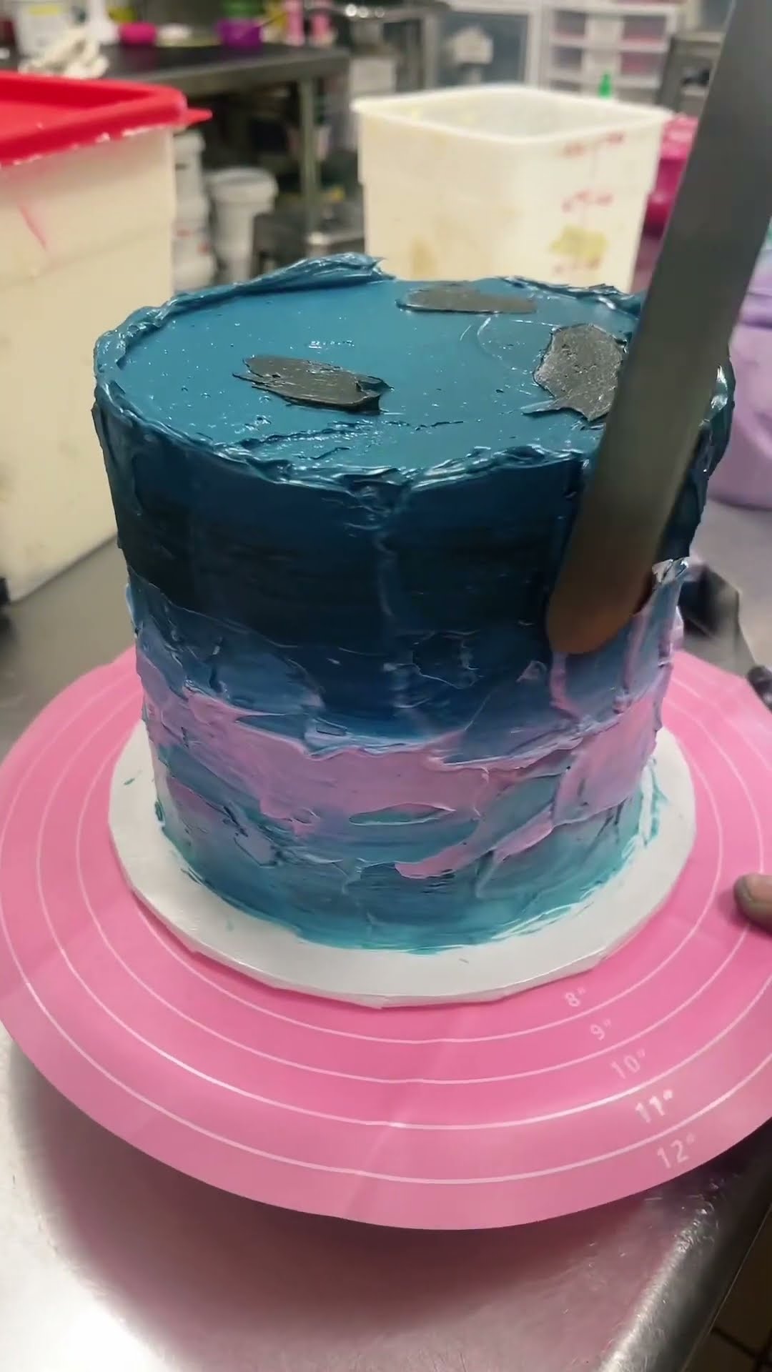 EASY BUTTERCREAM MIDNIGHT OMBRE EFFECT #cake #howto #learn #diy