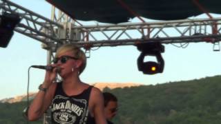 Video thumbnail of "Elemental - Bolji si (Live @Ohrid) HD"