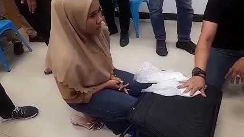 Dua Wanita Cantik ini Diamankan Bawa B4R4N6 T3RL4R4N6