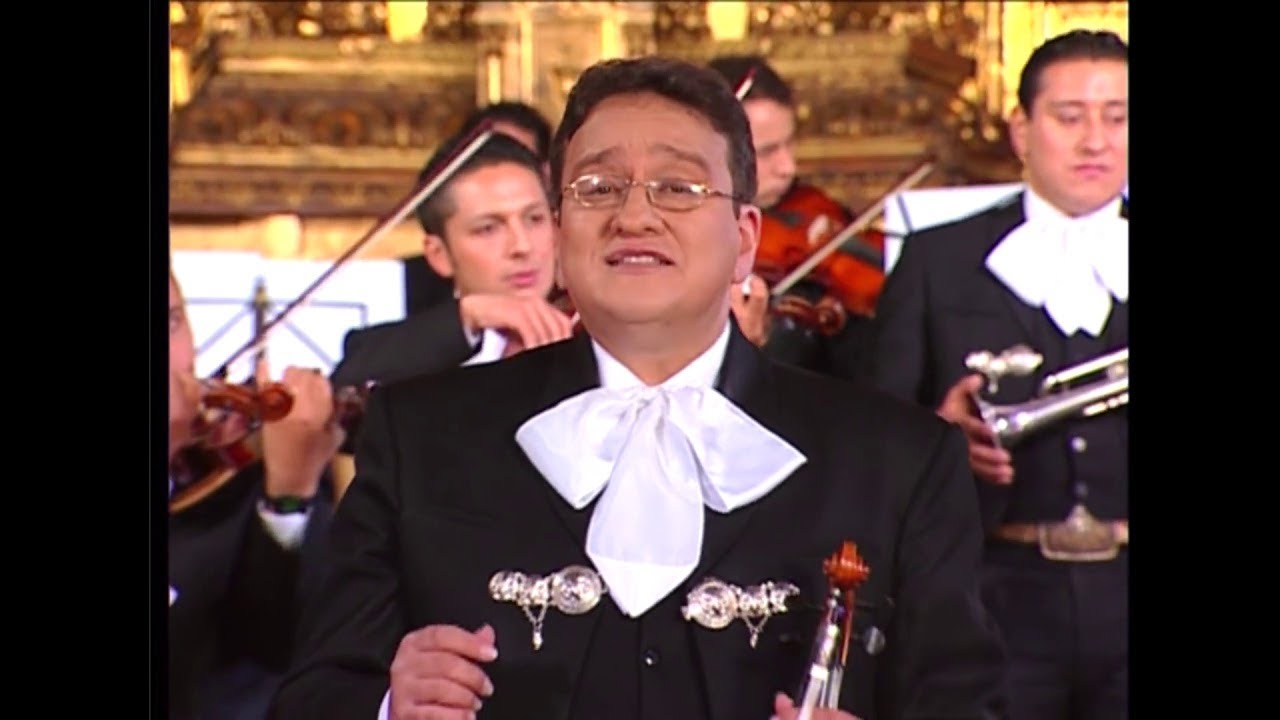 Se Me Olvido Otra Vez - El Mariachi | Video Oficial - Remasterizado