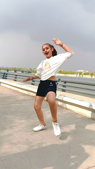 Teeno majedaar che♥️😘#kashishpatel #danceshorts #trendingshorts #ytshorts #dancevideo #dance #viral