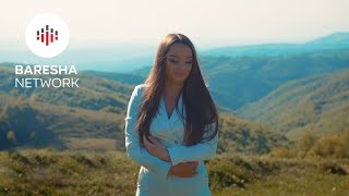 Arjeta Sahiti - Zoti E Paska Shkru