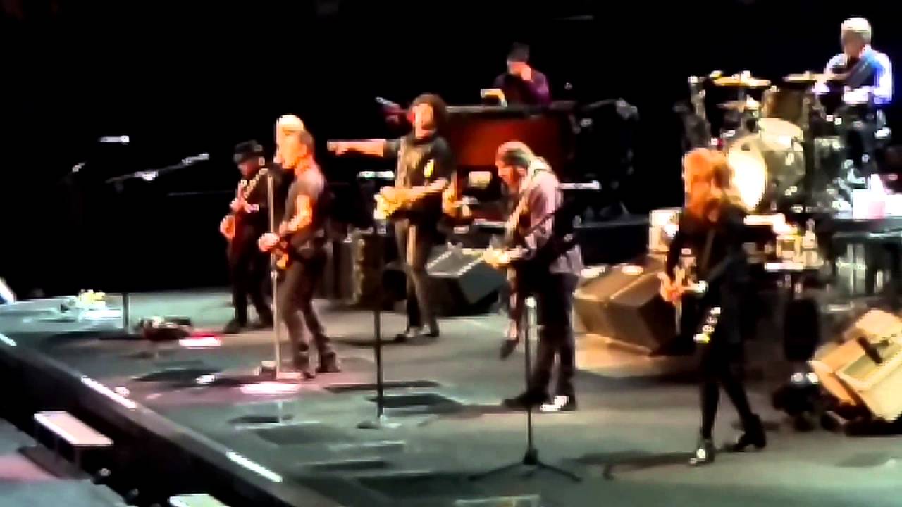 camera iphone 8 plus apk Bruce Springsteen - Born To Run
