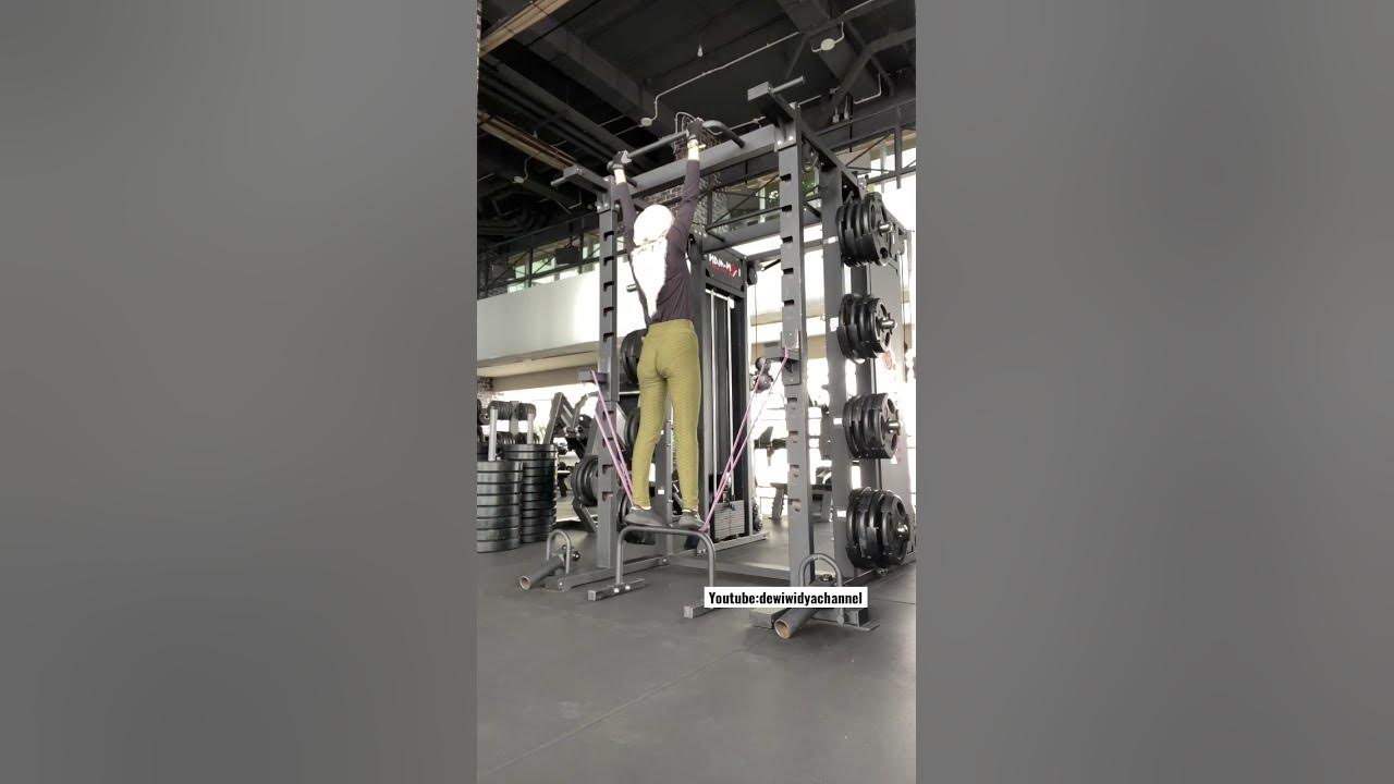 Semangat yuk latian pull up,kata sapa cewek ga bisa pull up?
