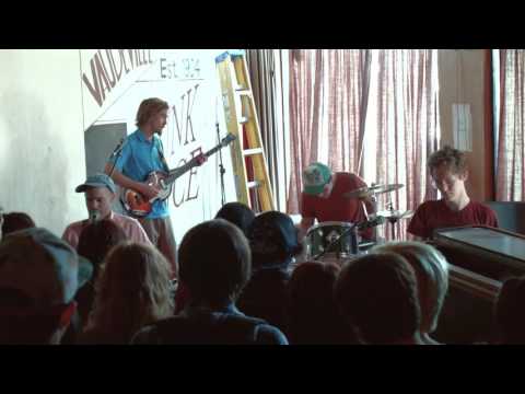 Roar – 'Theophobia' – Live @ The Trunk Space (Indie 500)