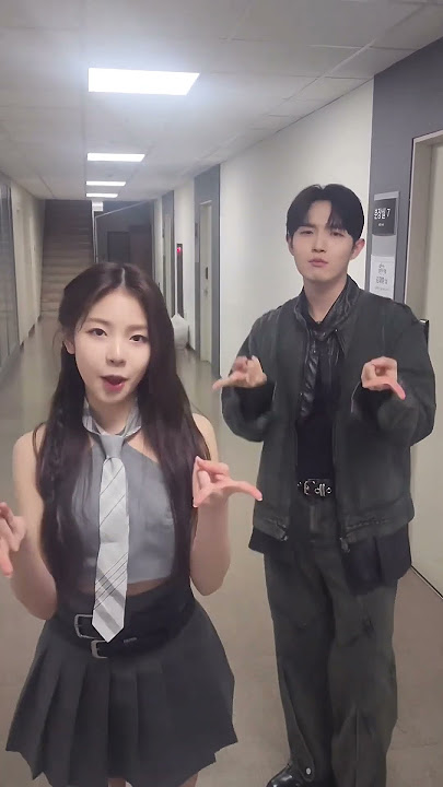 Why is he looking at Yoona unnie!!? at end? they look like a siblings 💀 😹 #kpop #unis #ohyoona