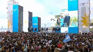 ألبيرتو فرنانديز سياسي مخضرم بانتظاره مهمة إنقاذ الأرجنتين من براثن أزمة اقتصادية حادة