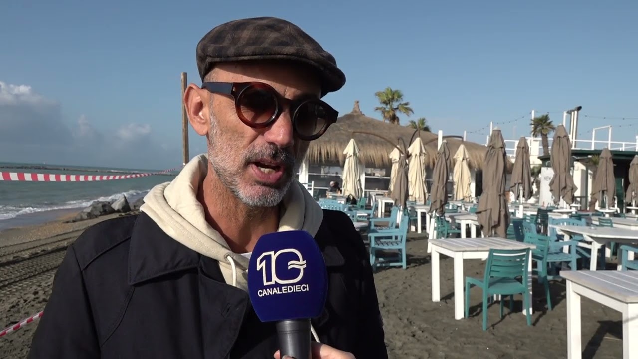 Ostia, le mareggiate attaccano gli stabilimenti. Chiesto l'intervento della Protezione Civile