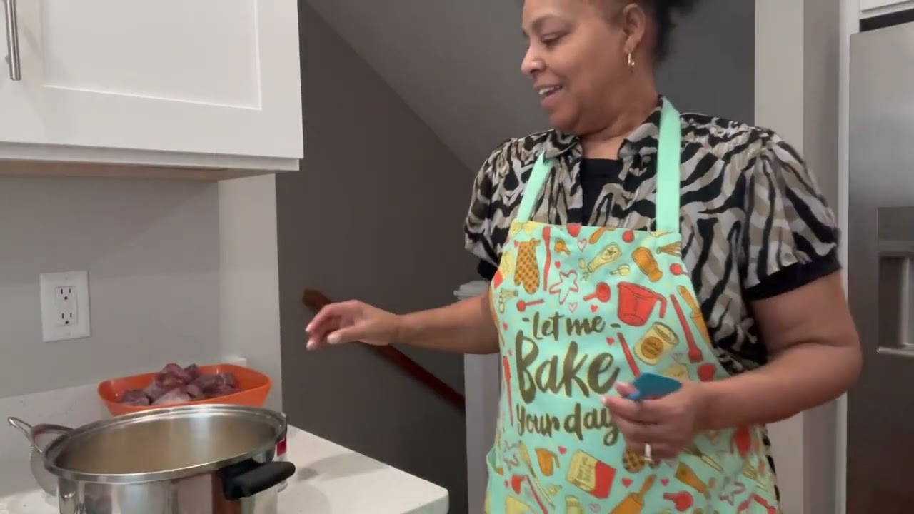 Mrs. Bell's Smothered Turkey Necks