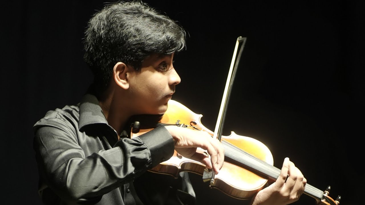 Csárdás  by Vittorio Monti: Live performance by Brave Johnson Jisha