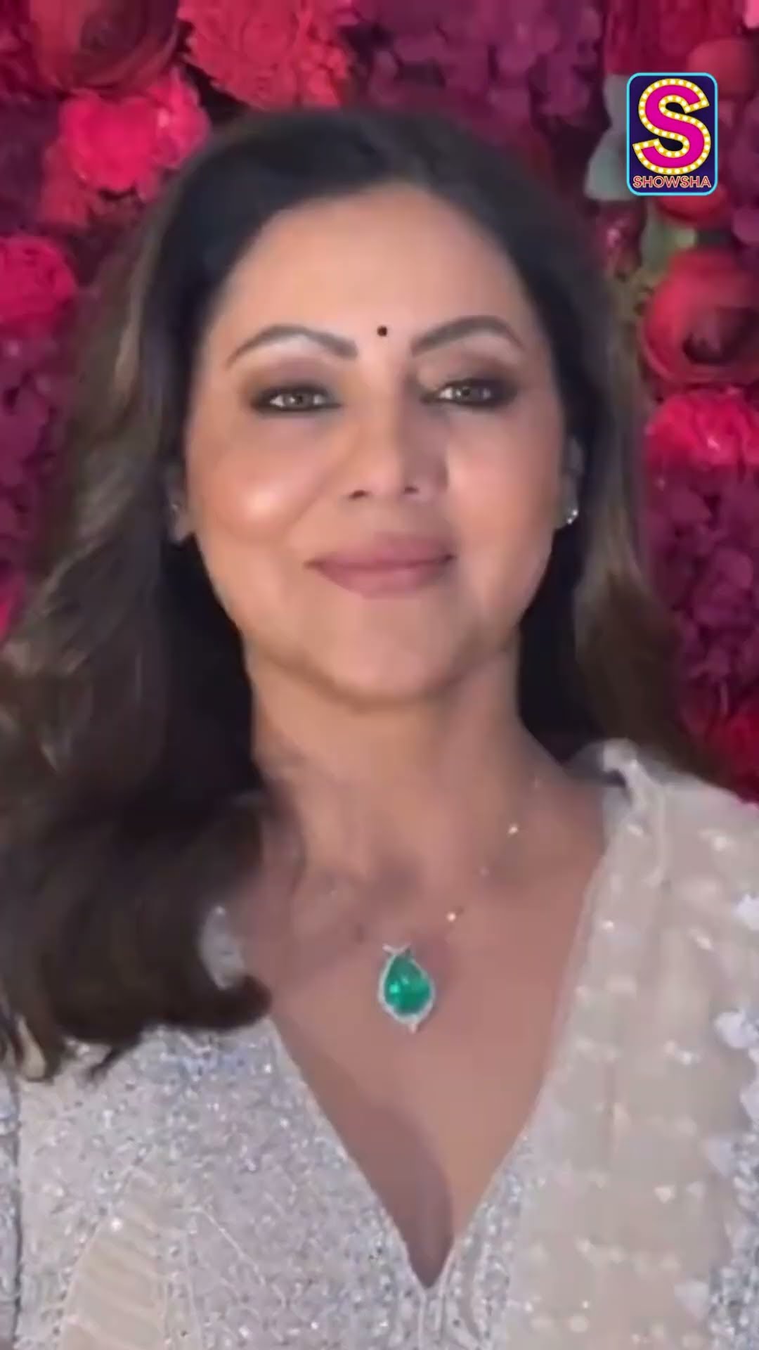 Gauri Khan's Traditional Chic Outfit For #wedding | N18S