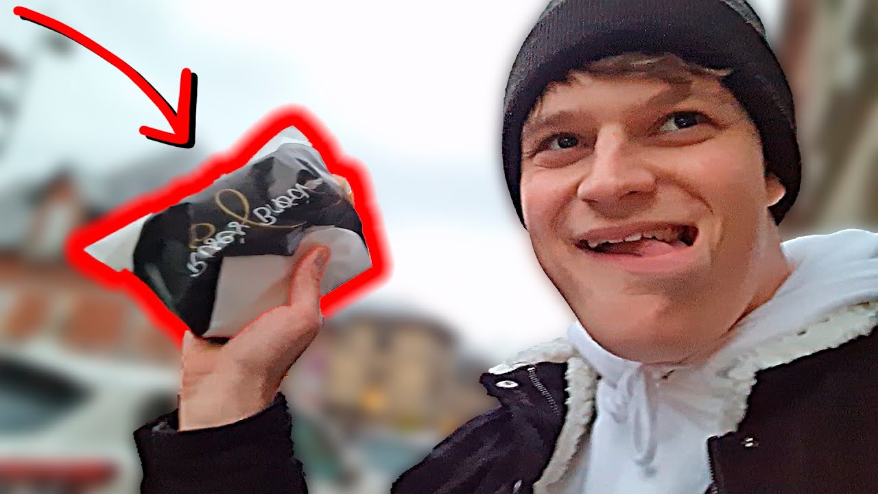 Overrasker Amanda med kage