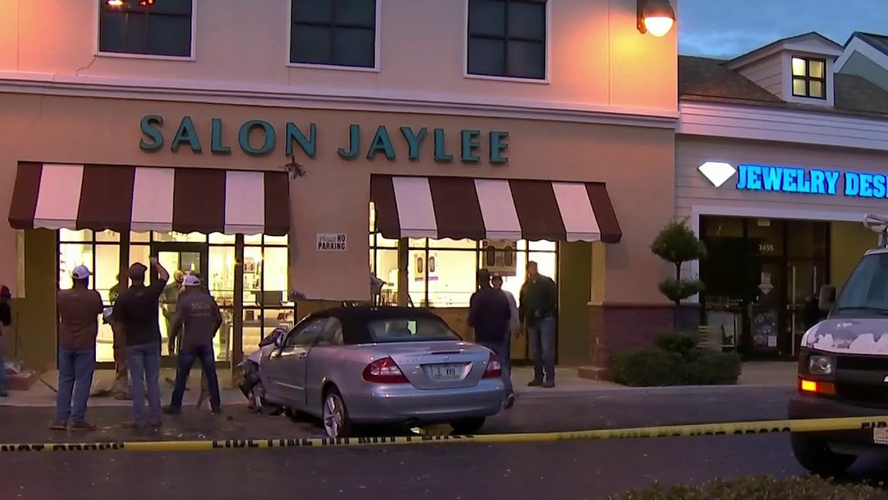 Multiple people injured after car slams into business in The Villages ...