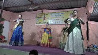 Ghar More Pardesiya Kalank Madhuri Dik