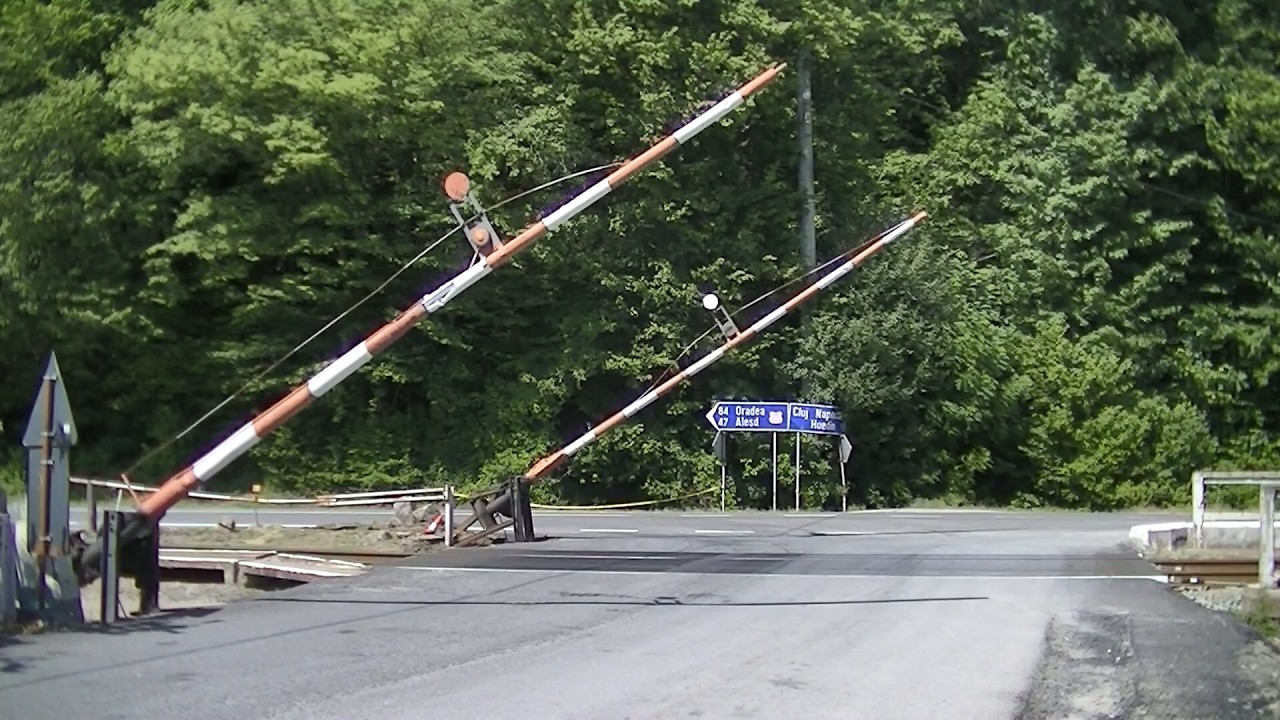 Spoorwegovergang Valea Drăganului (RO) // Railroad crossing // Trecere la nivel