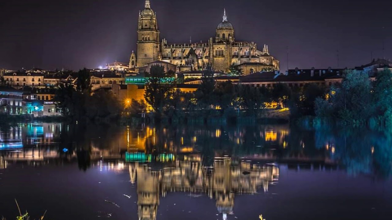 Salamanca bella de dia, y Romantica de noche