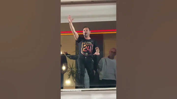 Okan Buruk, Şinanay söylerken... | Galatasaray Shorts