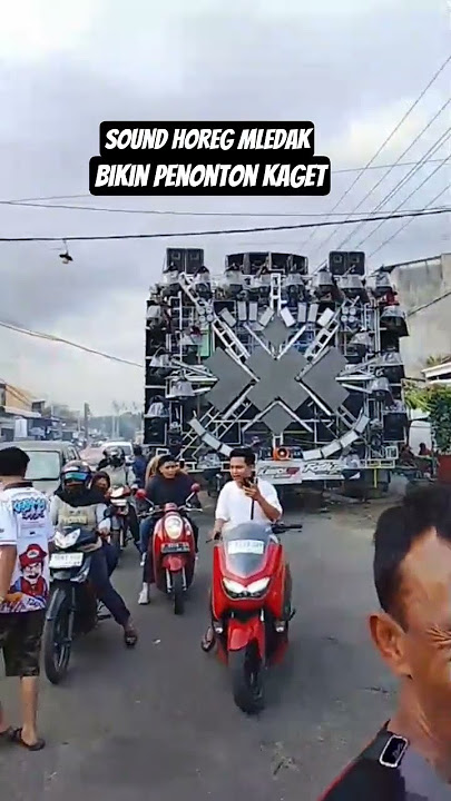 Download lagu seconds after the sound of the horeg prank exploded, surprising the audience #shortviral