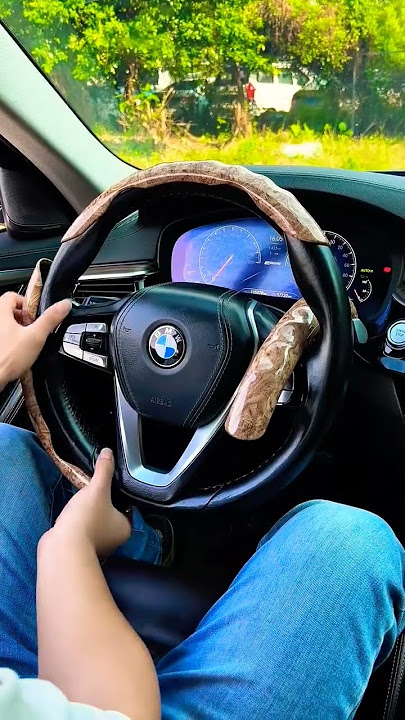 A new experience of mahogany steering wheel cover, comfortable.