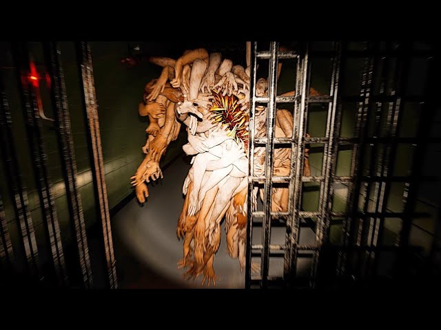 Escape the Backrooms together: Horrifying Hand creature out to get us!