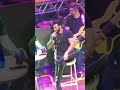 Gusttavo Lima canta musica romantica para Andressa Suita em show em Goiânia