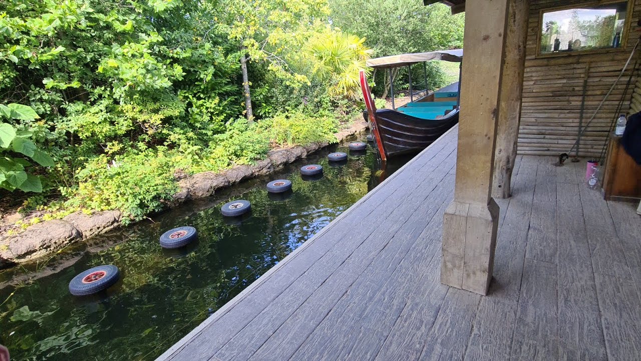 Chester Zoo, lazy river boat ride
