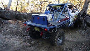 Toyota hilux 3.0 turbo rock crawler twin arb air lockers on KM3 Bf Goodrich mud tyres test on rock