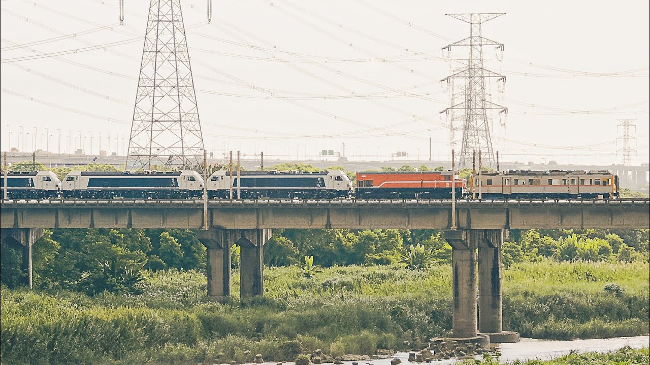 台鐵R209~212柴電機車出港回送 大肚溪橋通過 - YouTube