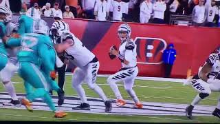 Ja’marr Chase vs loose coverage too easy ~ Ja’marr Chase 36-yard catch vs Dolphins