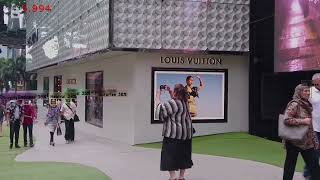 AI emotion recognition in shopping centre