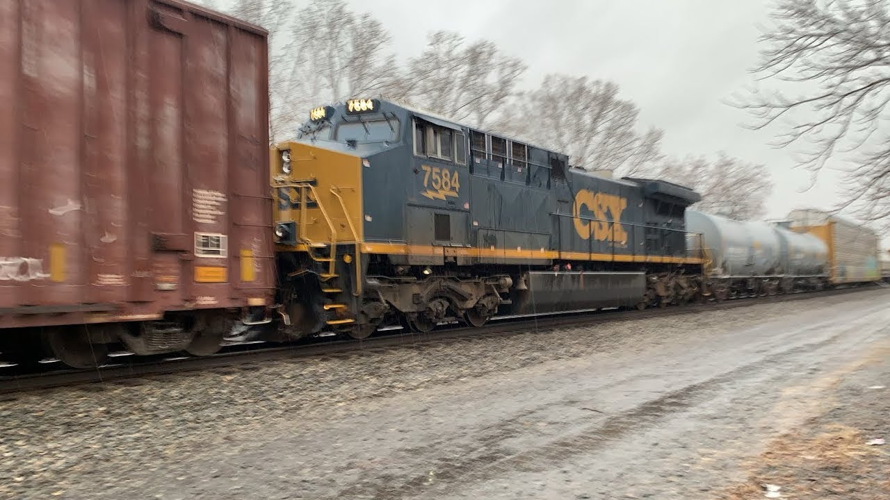 A single CSX SD70 MAC locomotive w/DPU heads towards Buffalo’s Frontier Yard with an abrupt slowdown