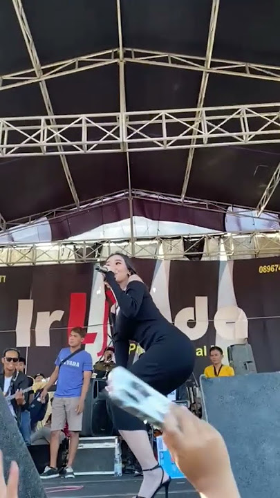 Difarina Indra pargoyy live gogikfest feat IRLANDA bikin penonton penontonnn histerissss🤤🤤🤤