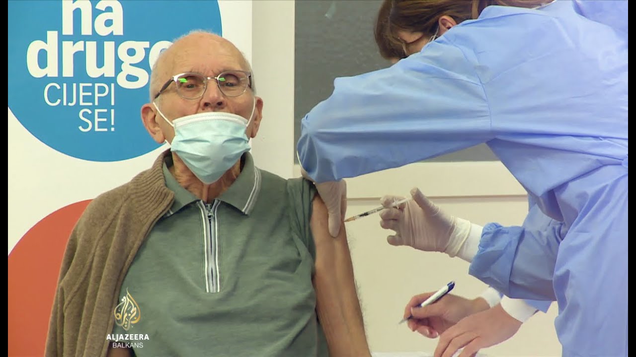 بدء حملة التطعيم الجماعي في كرواتيا: كبار السن هم أول من يتلقون التطعيم.