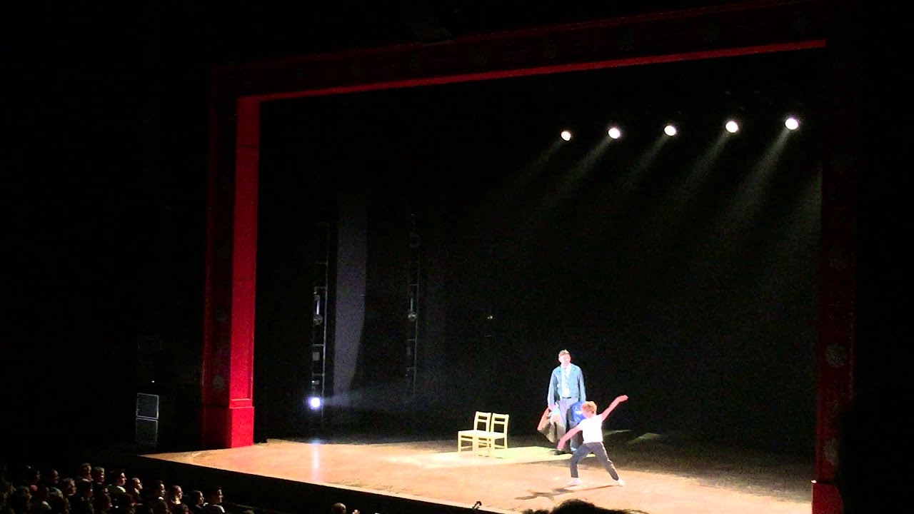 Billy Elliot De Musical: Kippevel (Tydo Korver als Billy)