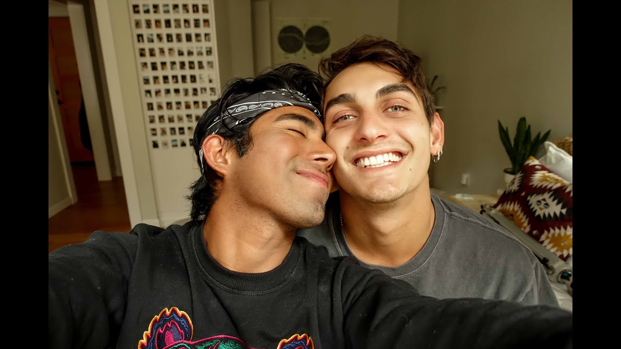 Les presento a mi novio! (EN INGLES) - YouTube