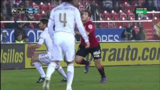 Sombrero de Tomer Hemed a Xabi Alonso (Real Mallorca vs Real Madrid)