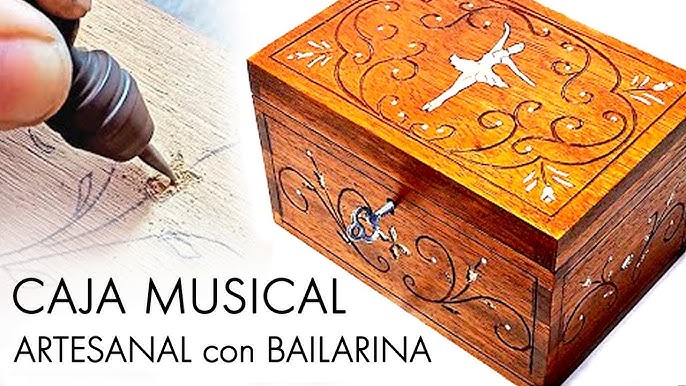 Caja de música de madera músico